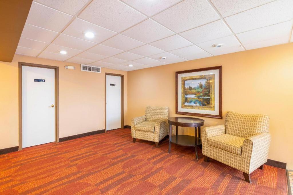 Oyo Hotel Baton Rouge Mid City ภายนอก รูปภาพ
