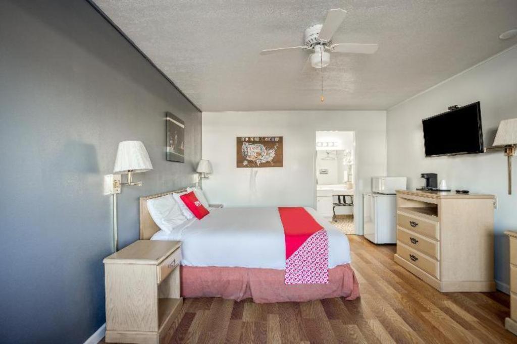 Oyo Hotel Baton Rouge Mid City ภายนอก รูปภาพ