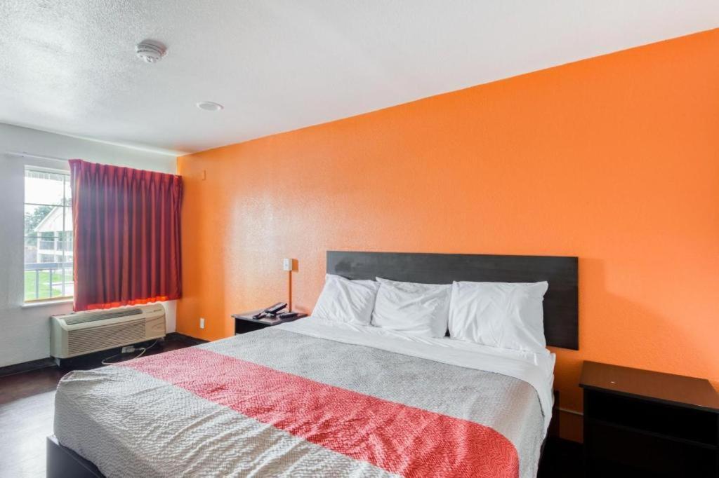 Oyo Hotel Baton Rouge Mid City ภายนอก รูปภาพ
