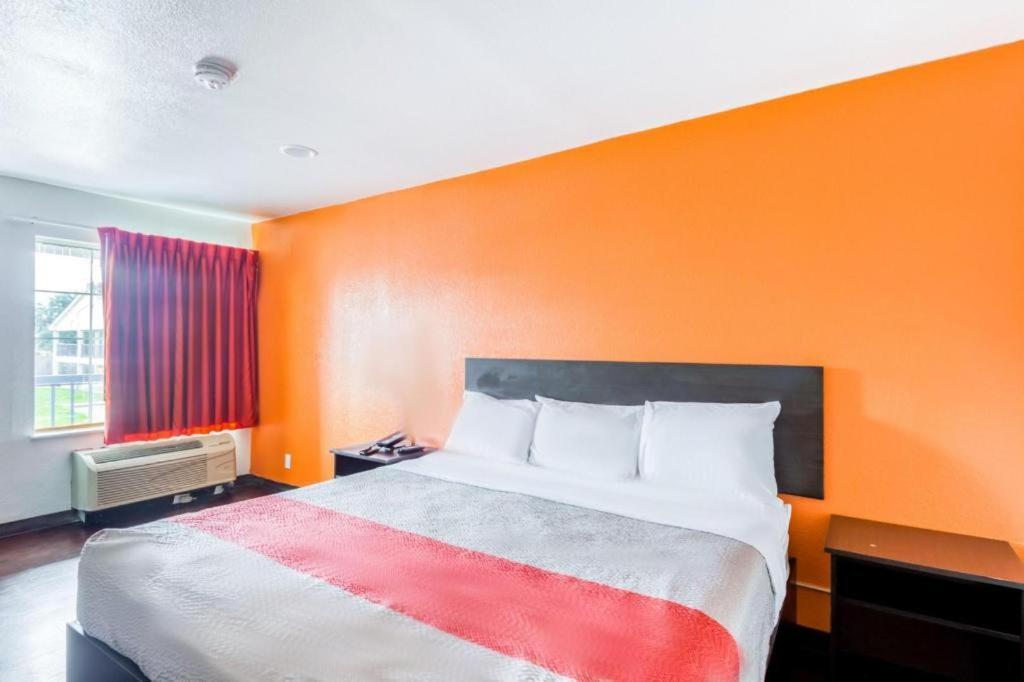 Oyo Hotel Baton Rouge Mid City ภายนอก รูปภาพ
